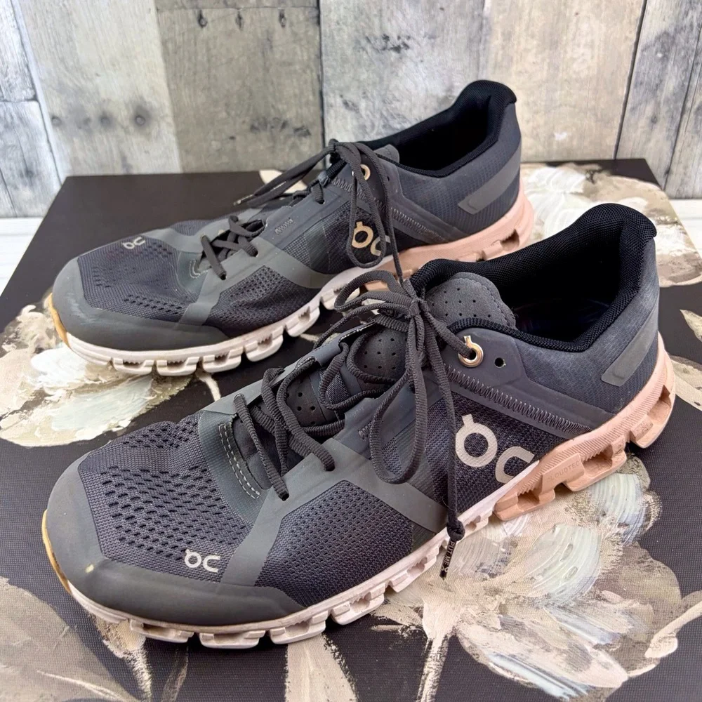 On Running On Cloud Cloudflow Active Running Sneakers in Rock Grey Rose Size 9.